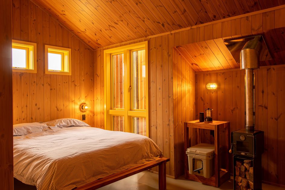 Cosy cabin interior - The Great Glenorchy Alpine Base Camp